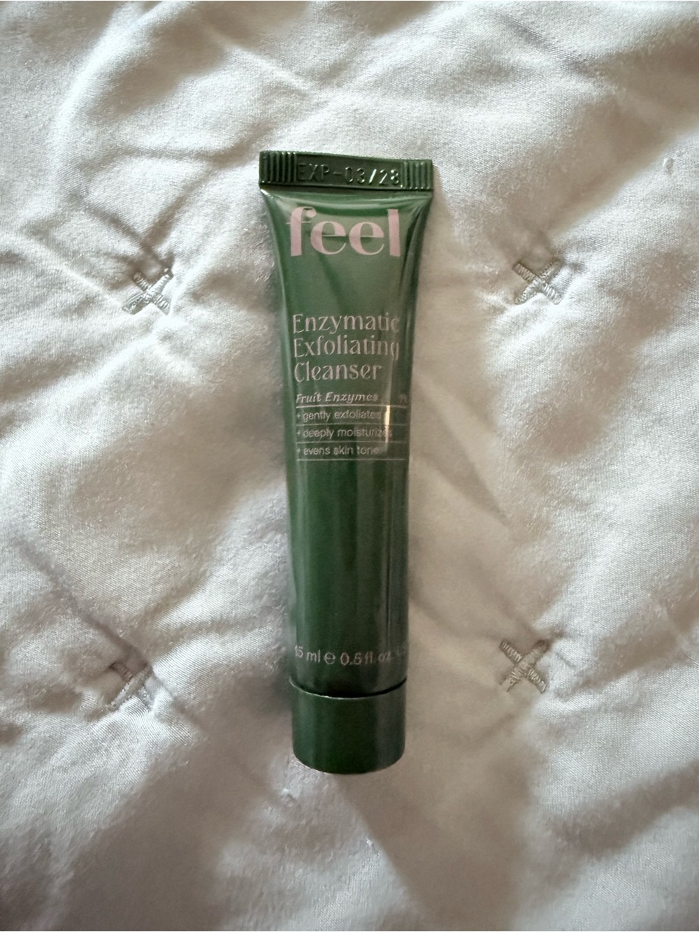 feel Enzymatic Exfoliating Cleanser — Green